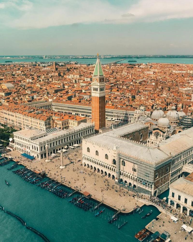 威尼斯名胜古迹介绍（威尼斯的著名景点有哪些资料）